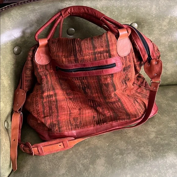 Embroidered Weekend Bag - Picture 2 of 5